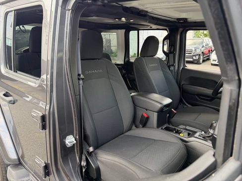 Used 2021 Jeep Wrangler Unlimited Sahara w/ Uconnect 4C Nav & Sound Group AWD/4WD image 7