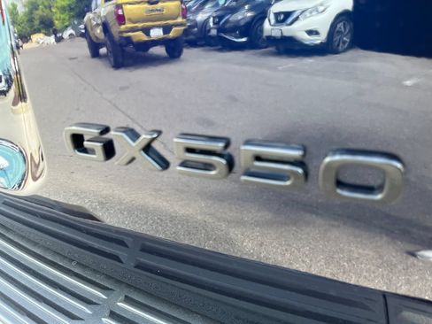 Used 2026 Lexus GX 550 w/ Accessory Package (2T) AWD/4WD image 40