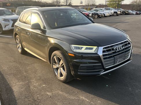 Used 2018 Audi Q5 2.0T Premium Plus w/ Premium Plus Package image 2