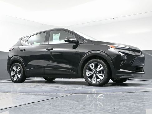 Used 2023 Chevrolet Bolt EUV LT w/ Convenience Package image 47