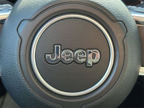 Certified 2022 Jeep Gladiator Overland w/ Popular Equipment Package image 28