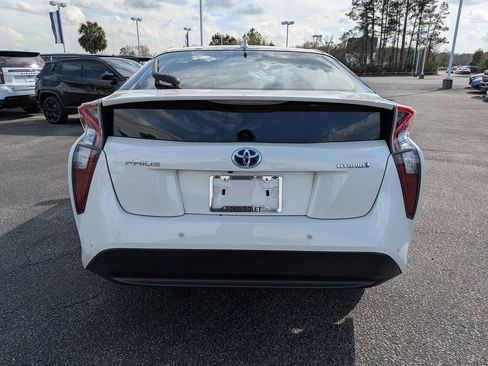 Used 2018 Toyota Prius Two w/ Prius Two Safety Plus Package image 5