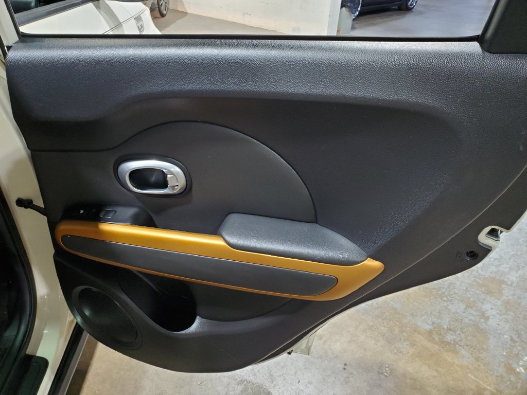 Used 2015 Kia Soul ! w/ Sun & Sound Package FWD image 22