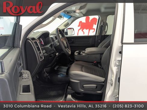 Used 2020 RAM 1500 Tradesman w/ Chrome Appearance Group RWD image 15