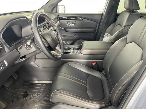 Used 2024 Honda Pilot TrailSport image 2