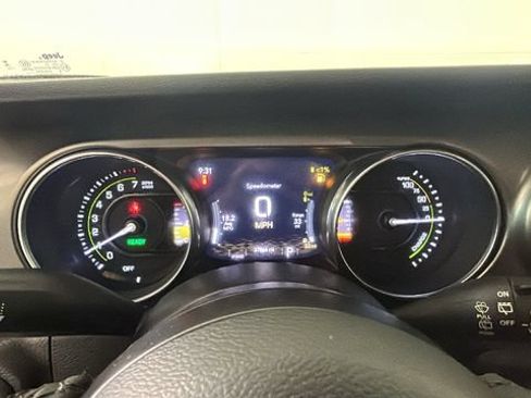 Used 2023 Jeep Wrangler Unlimited w/ Cold Weather Group AWD/4WD image 16