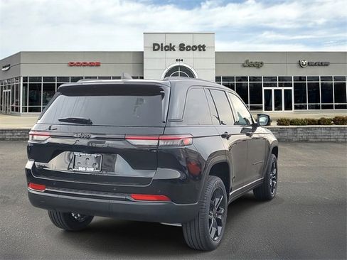 New 2025 Jeep Grand Cherokee Limited image 5