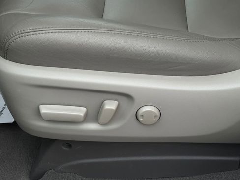 Used 2019 Toyota Sienna XLE w/ XLE Navigation Package FWD image 18