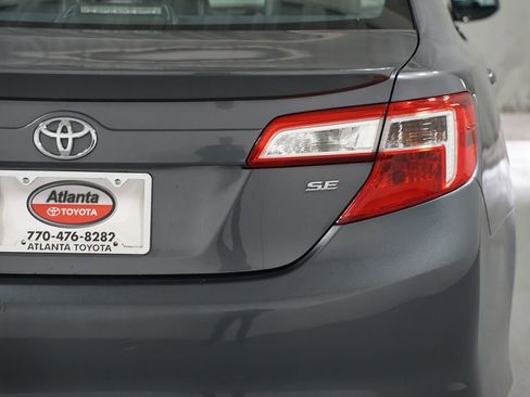 Used 2012 Toyota Camry SE image 10