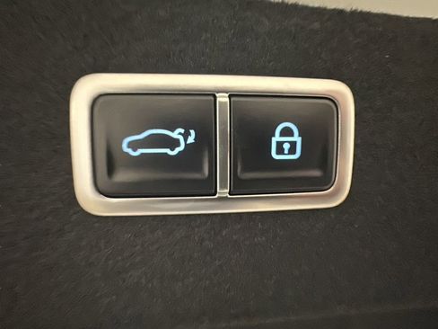 Certified 2025 Genesis G80 2.5T Advanced AWD/4WD image 19