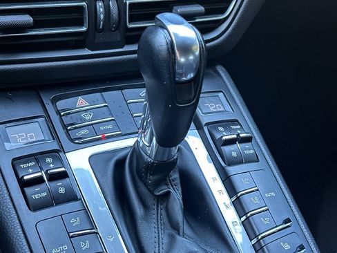 Used 2020 Porsche Macan AWD/4WD image 27