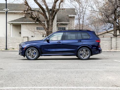 New 2026 BMW X7 xDrive40i w/ Executive Package image 2