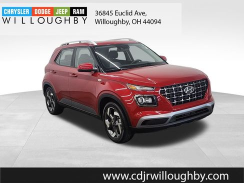 Used 2022 Hyundai Venue SEL w/ Cargo Package FWD image 3