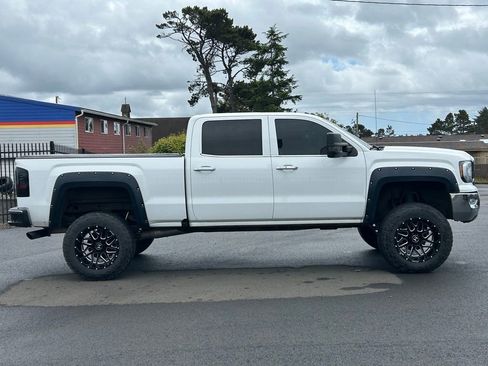 Used 2017 GMC Sierra 1500 SLT w/ SLT Premium Package AWD/4WD image 9