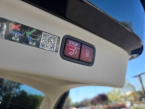 New 2026 Mercedes-Benz EQS 550 4MATIC SUV image 19