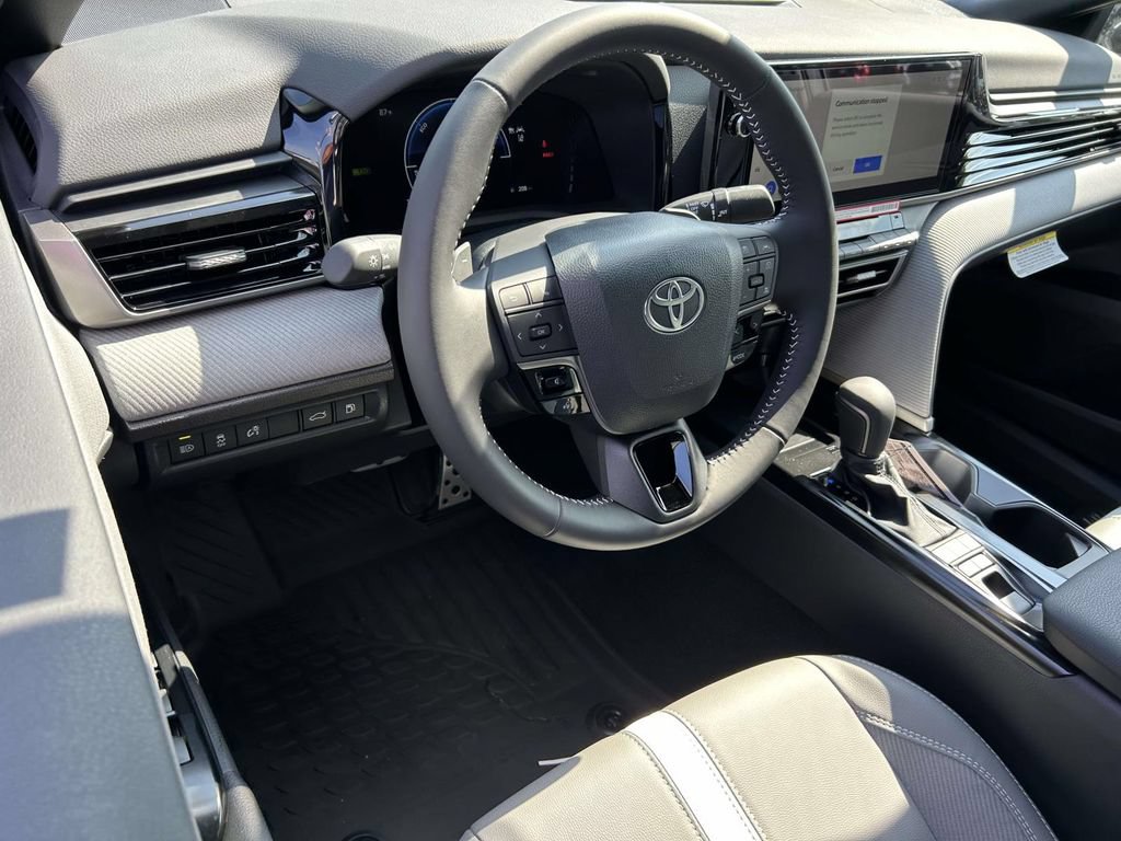 New 2026 Toyota Camry Hybrid FWD image 12