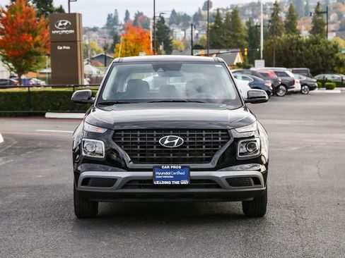 Used 2022 Hyundai Venue SE image 3