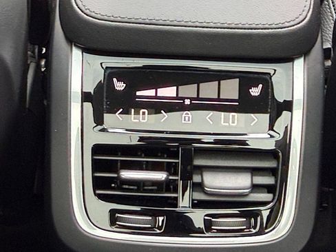 Used 2023 Volvo XC90 B6 Plus w/ Protection Package Premier AWD/4WD image 28