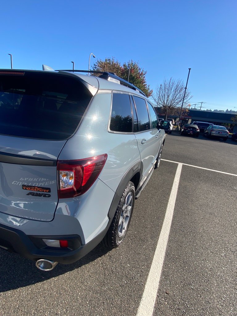 Used 2023 Honda Passport TrailSport image 3
