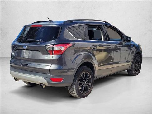 Used 2018 Ford Escape SE image 5