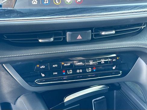 Used 2023 Buick Envision Essence w/ Sport Touring Package FWD image 15