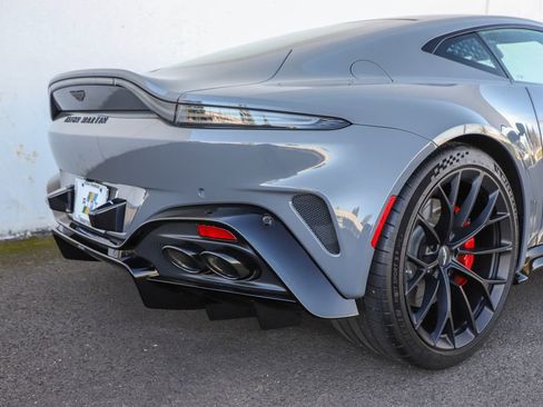 Used 2025 Aston Martin V8 Vantage Coupe image 29