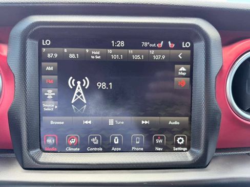 Used 2021 Jeep Wrangler Unlimited Rubicon AWD/4WD image 28