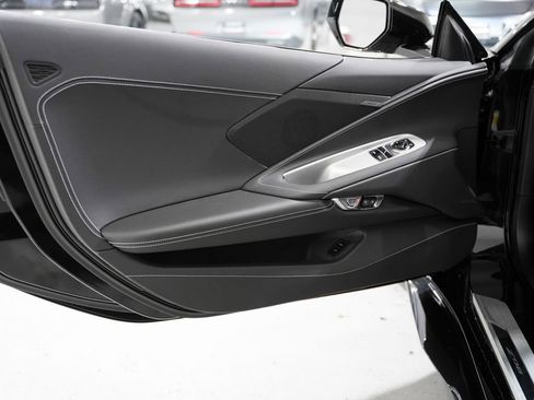 Used 2025 Chevrolet Corvette Z06 RWD image 25