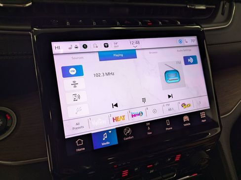 Used 2022 Jeep Grand Cherokee L Summit w/ Luxury Tech Group V image 12