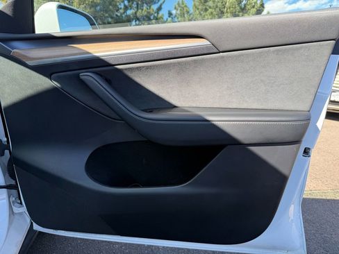 Used 2023 Tesla Model Y AWD image 30