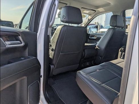 Used 2025 GMC Sierra 1500 SLT image 15