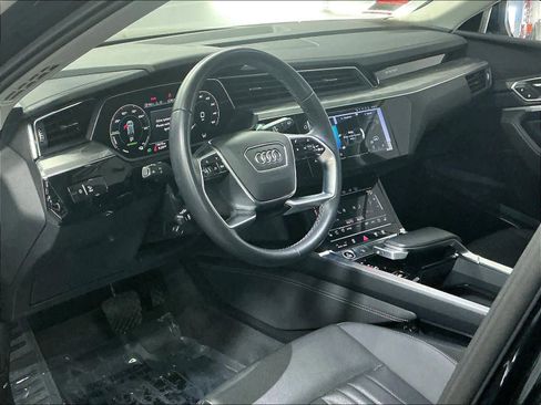 Certified 2024 Audi Q8 e-tron Premium Plus w/ Premium Plus Package AWD/4WD image 16