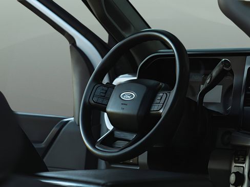 Used 2024 Ford F250 XLT w/ FX4 Off-Road Package image 24