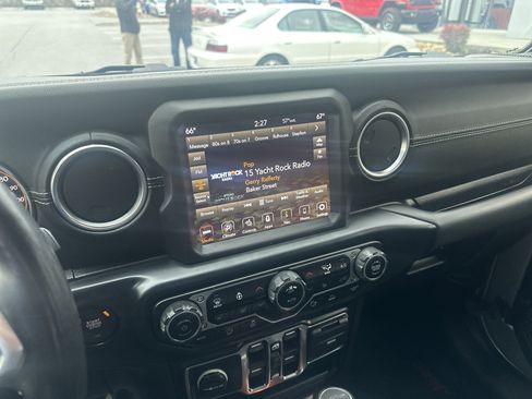 Used 2021 Jeep Gladiator Overland w/ Popular Equipment Package image 37