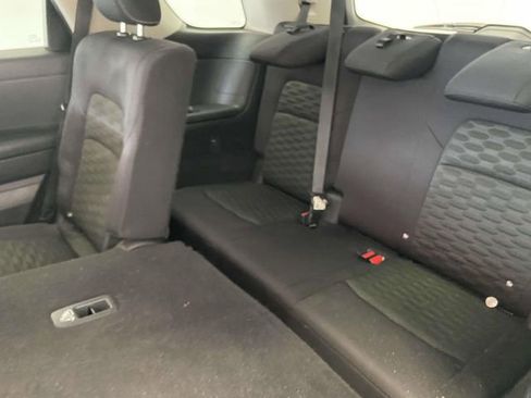 Used 2022 Nissan Pathfinder SV image 15