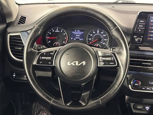Used 2023 Kia Seltos S image 23