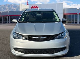 Used 2022 Chrysler Voyager LX FWD video 2