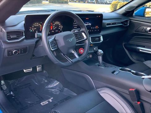 Used 2025 Ford Mustang GT Premium image 15