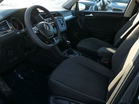 Used 2021 Volkswagen Tiguan S image 12