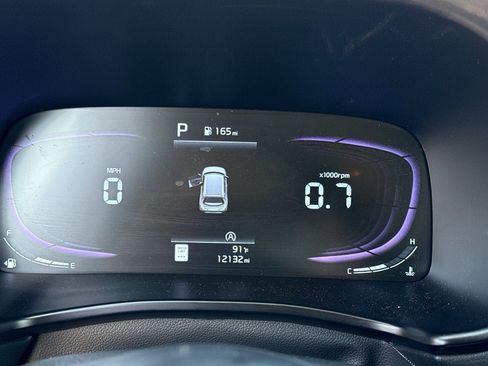 Used 2025 Kia Soul LX w/ LX Technology Package FWD image 20