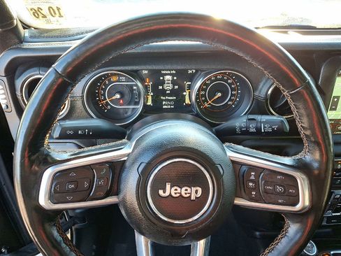 Used 2021 Jeep Wrangler Unlimited Sahara image 16