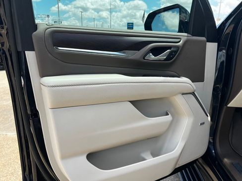 Used 2023 GMC Yukon XL Denali w/ Denali Reserve Package RWD image 23