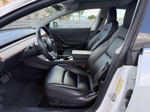 Used 2018 Tesla Model 3 Mid Range RWD image 11