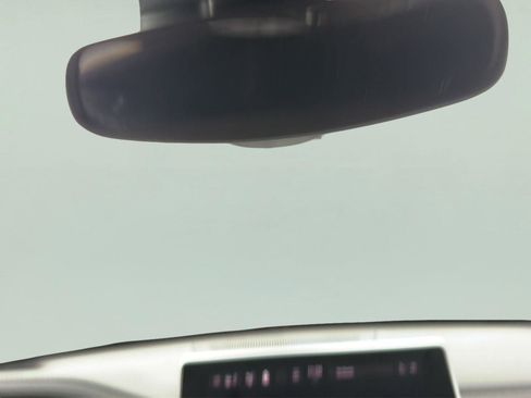 Used 2023 Jeep Compass Limited image 16