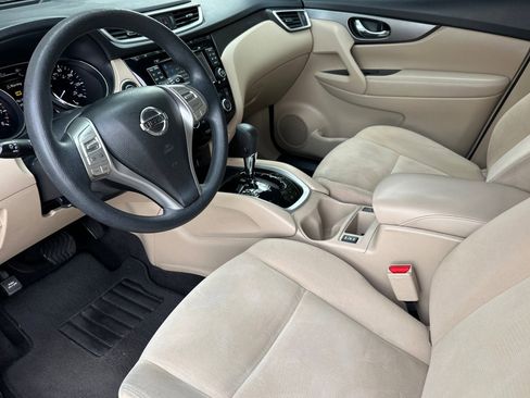 Used 2016 Nissan Rogue SV w/ SV Premium Package image 11