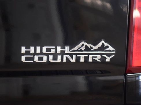 Used 2024 Chevrolet Silverado 2500 High Country w/ Technology Package AWD/4WD image 24