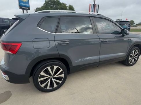 Used 2022 Volkswagen Taos SE AWD/4WD image 8