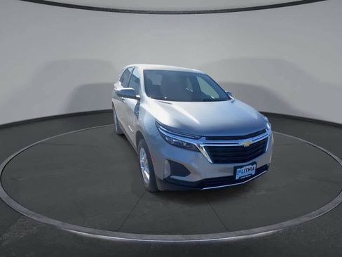 Used 2024 Chevrolet Equinox LT AWD/4WD image 3