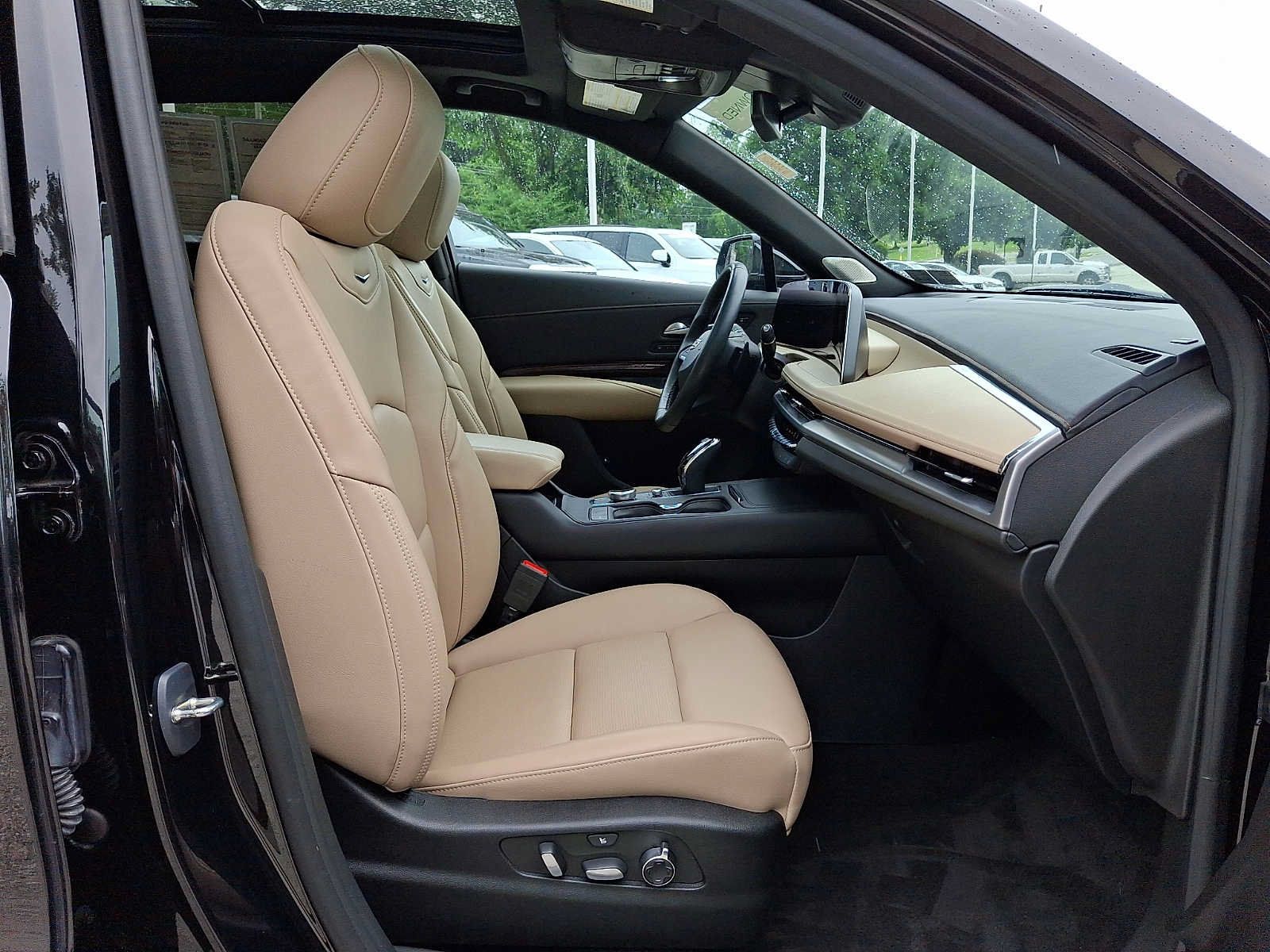 Certified 2024 Cadillac XT4 Premium Luxury AWD/4WD image 20