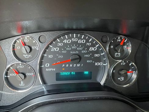 Used 2025 Chevrolet Express 3500 LT w/ LT Preferred Equipment Group RWD image 25